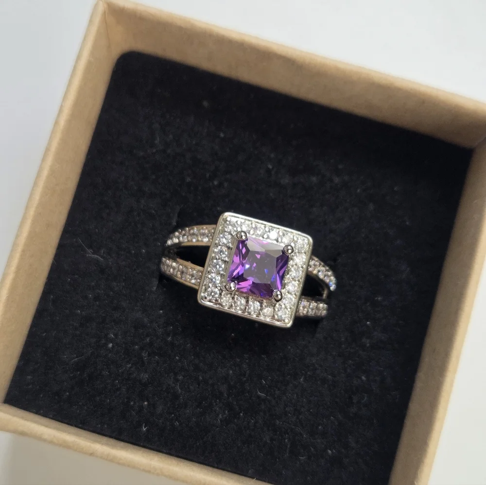 🎀Silver 925 and Purple Faux Gemstone Ring🎀 - Picture 5 of 9
